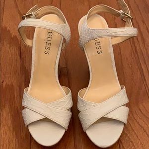 Guess White Wedges / High Heels